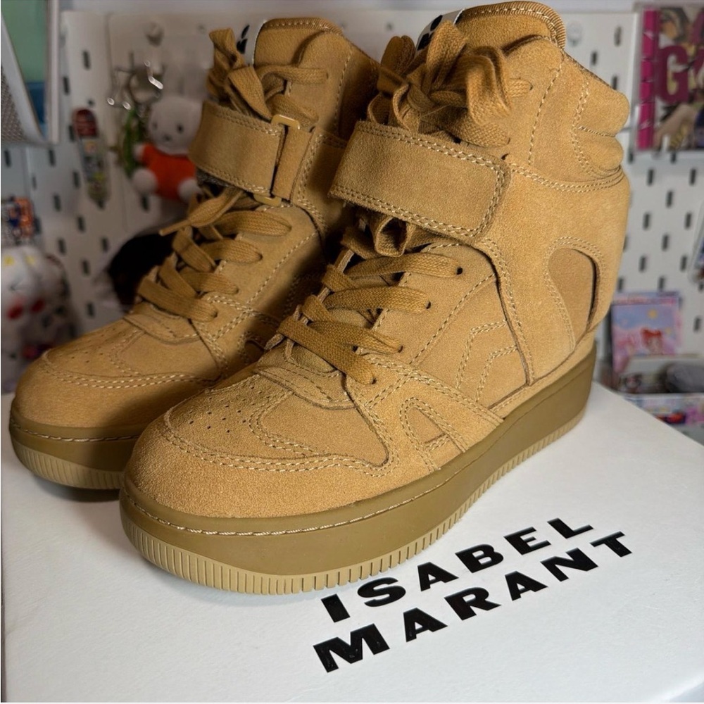 Isabel Marant
Ellyn Leather High-Top Sneakers